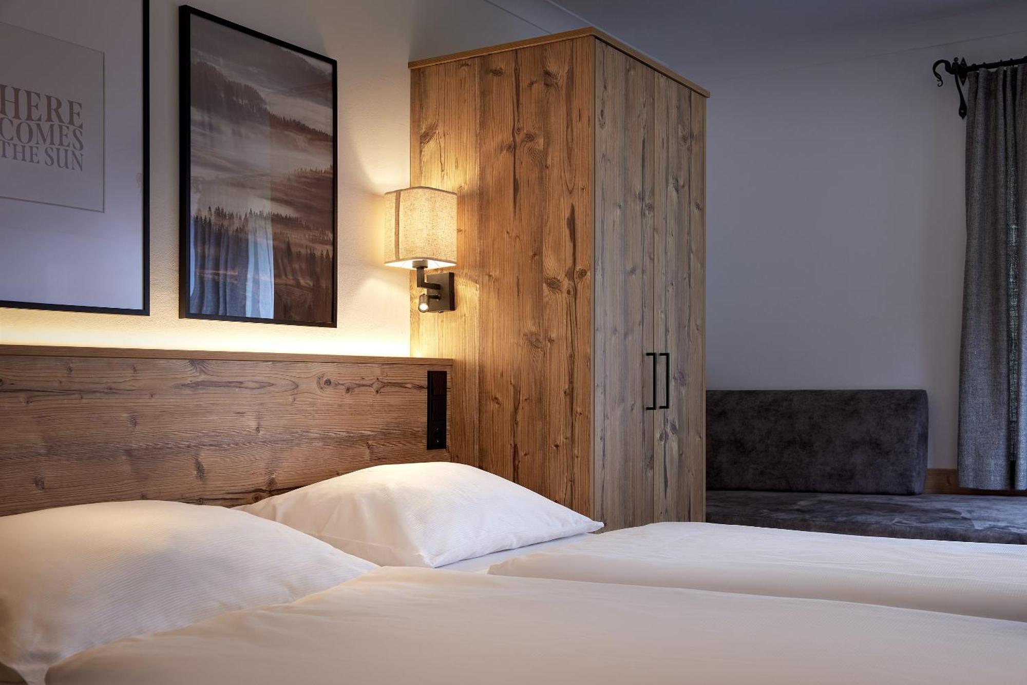 Hotel Gasthof Siggen นอยเคียร์เชน อัม โกรสเวเนดิเกอร์ ภายนอก รูปภาพ